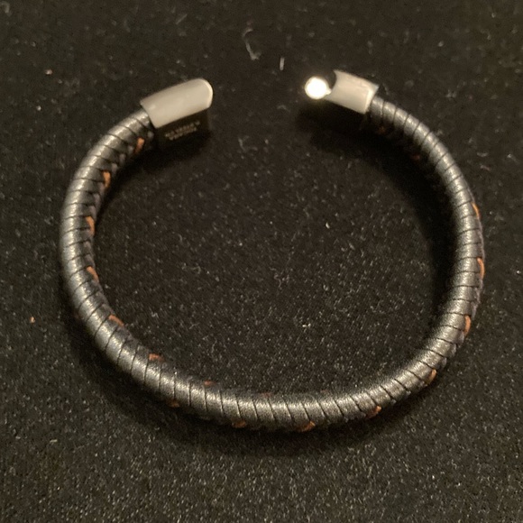 TOCARA. MICKAEL Leather Silk cord & Stainless Steel Black finish. 8.5” bracelet - Picture 2 of 3